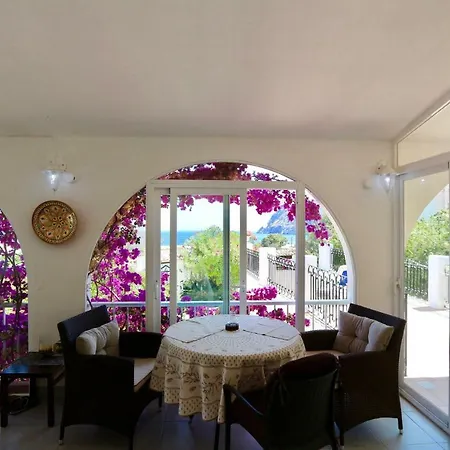 Calalga сasa Frente A La Playa Con Piscina Privada Tatil Evi