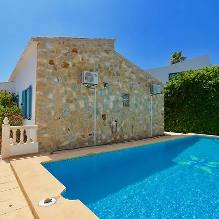Calalga сasa Frente A La Playa Con Piscina Privada * קלפה