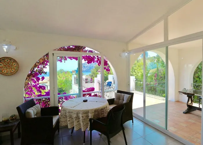 Calalga сasa Frente A La Playa Con Piscina Privada