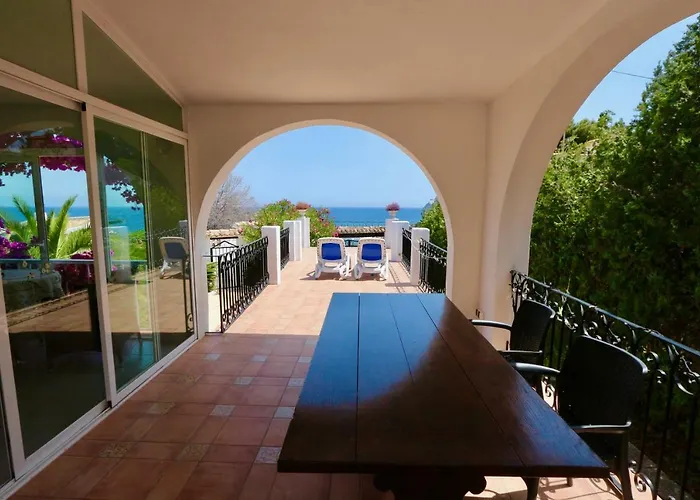 Calalga сasa Frente A La Playa Con Piscina Privada *