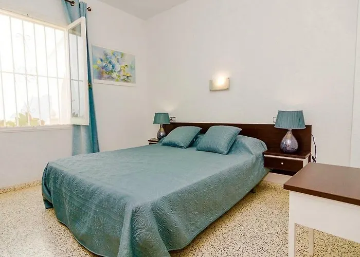 Calalga сasa Frente A La Playa Con Piscina Privada קלפה