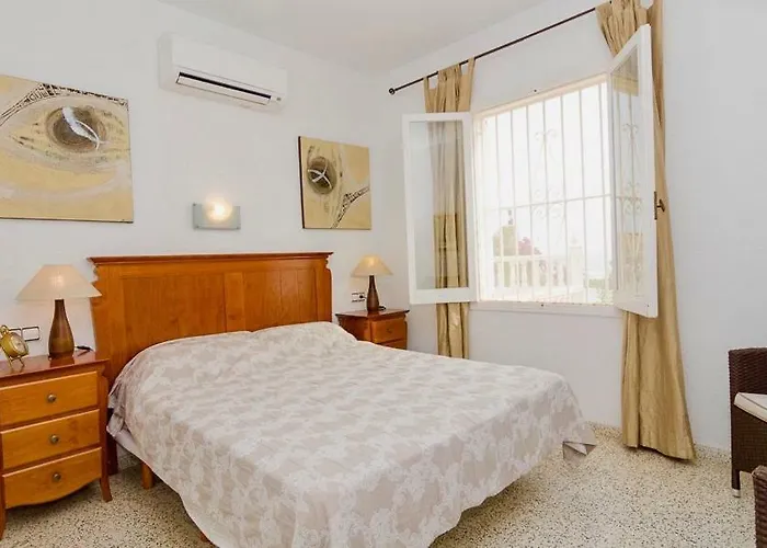 בית נופש Calalga сasa Frente A La Playa Con Piscina Privada